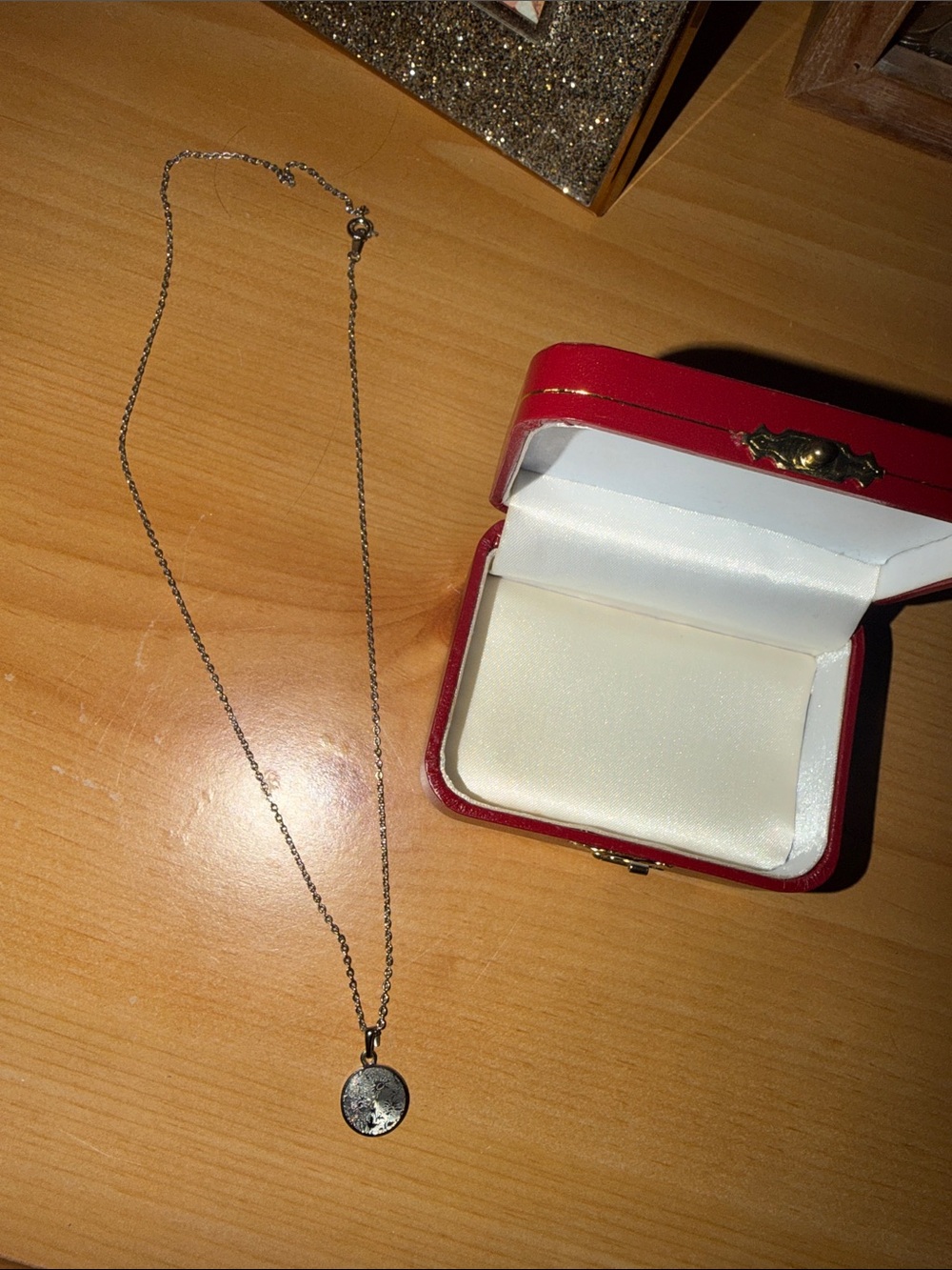 Sterling Silver Round Pendant Necklace in Silver